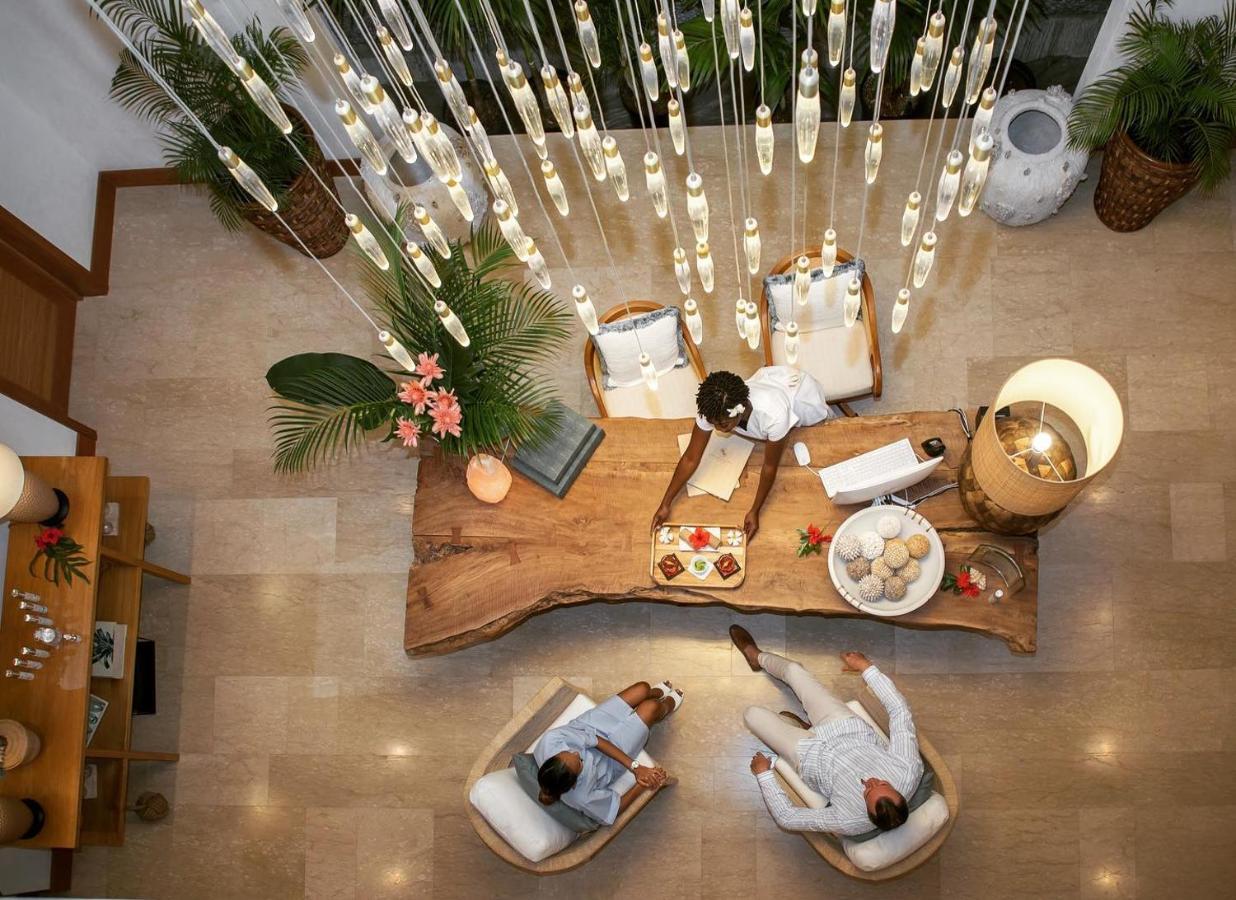 L'Escale Resort Marina & Spa - Small Luxury Hotels Of The World Victoria Exteriör bild
